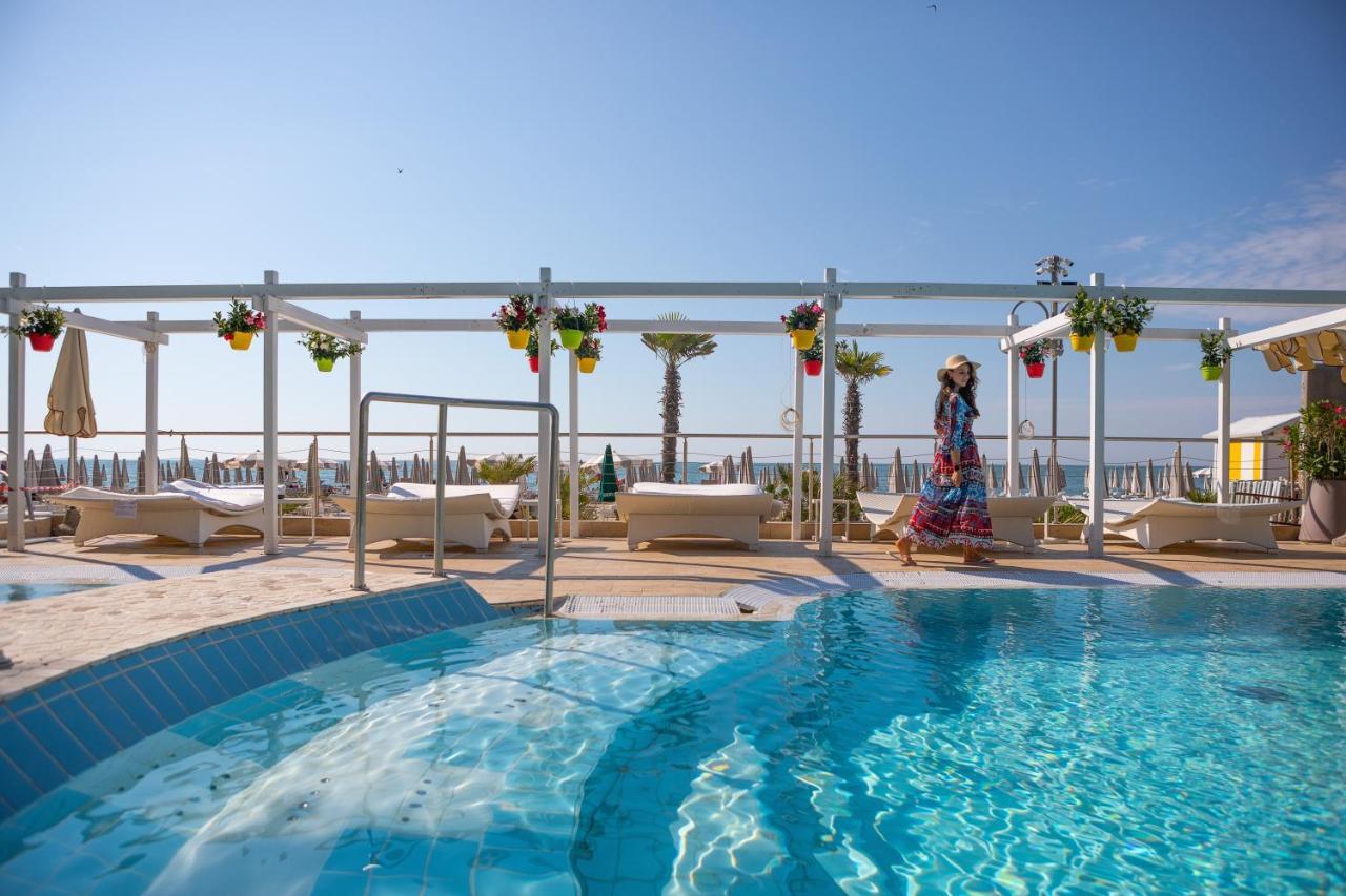 Hotel Nettuno Лидо-ди-Езоло Экстерьер фото