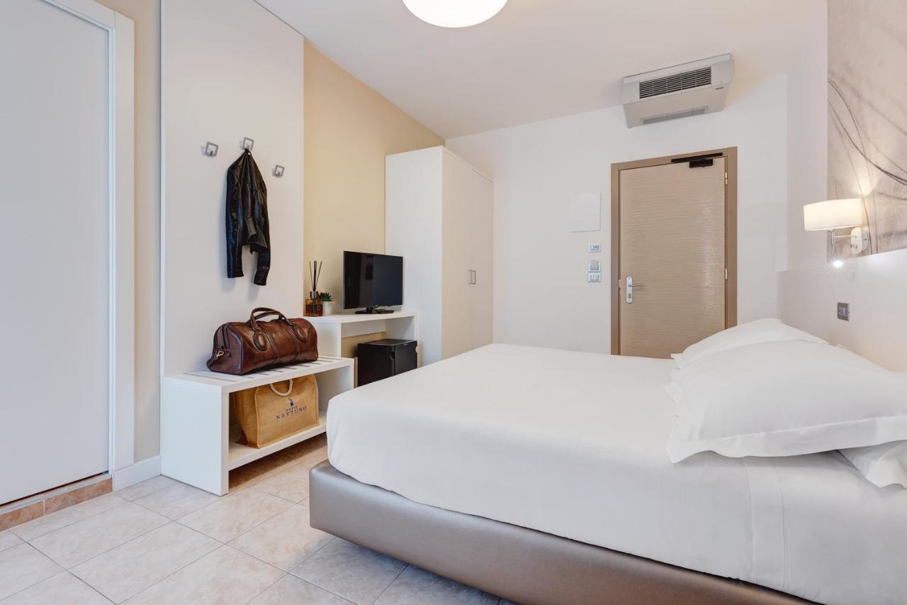 Hotel Nettuno Лидо-ди-Езоло Экстерьер фото