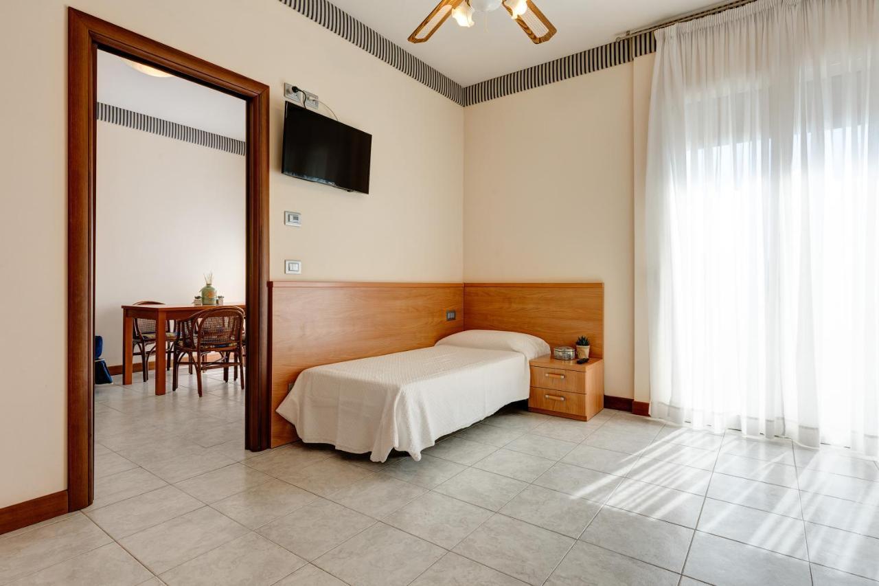 Hotel Nettuno Лидо-ди-Езоло Экстерьер фото