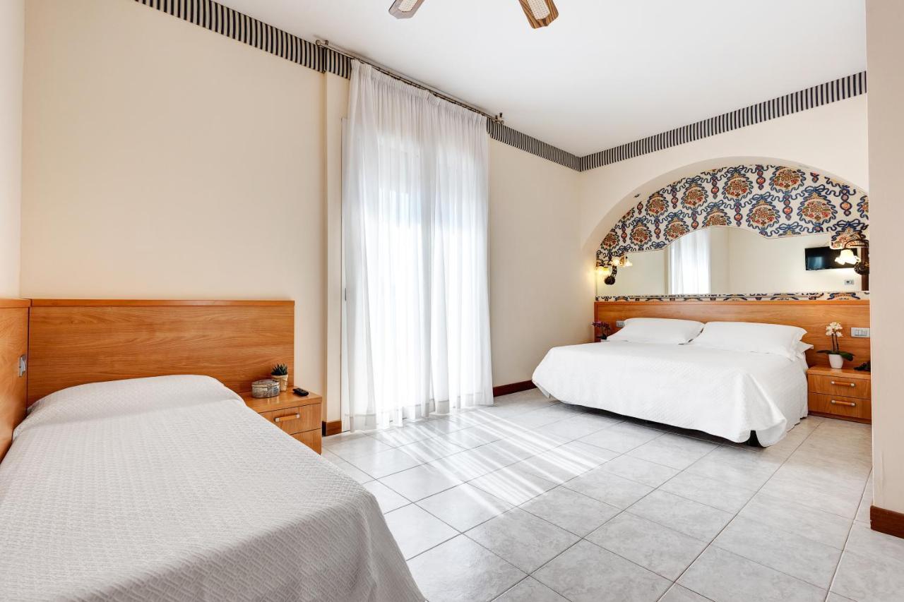 Hotel Nettuno Лидо-ди-Езоло Экстерьер фото