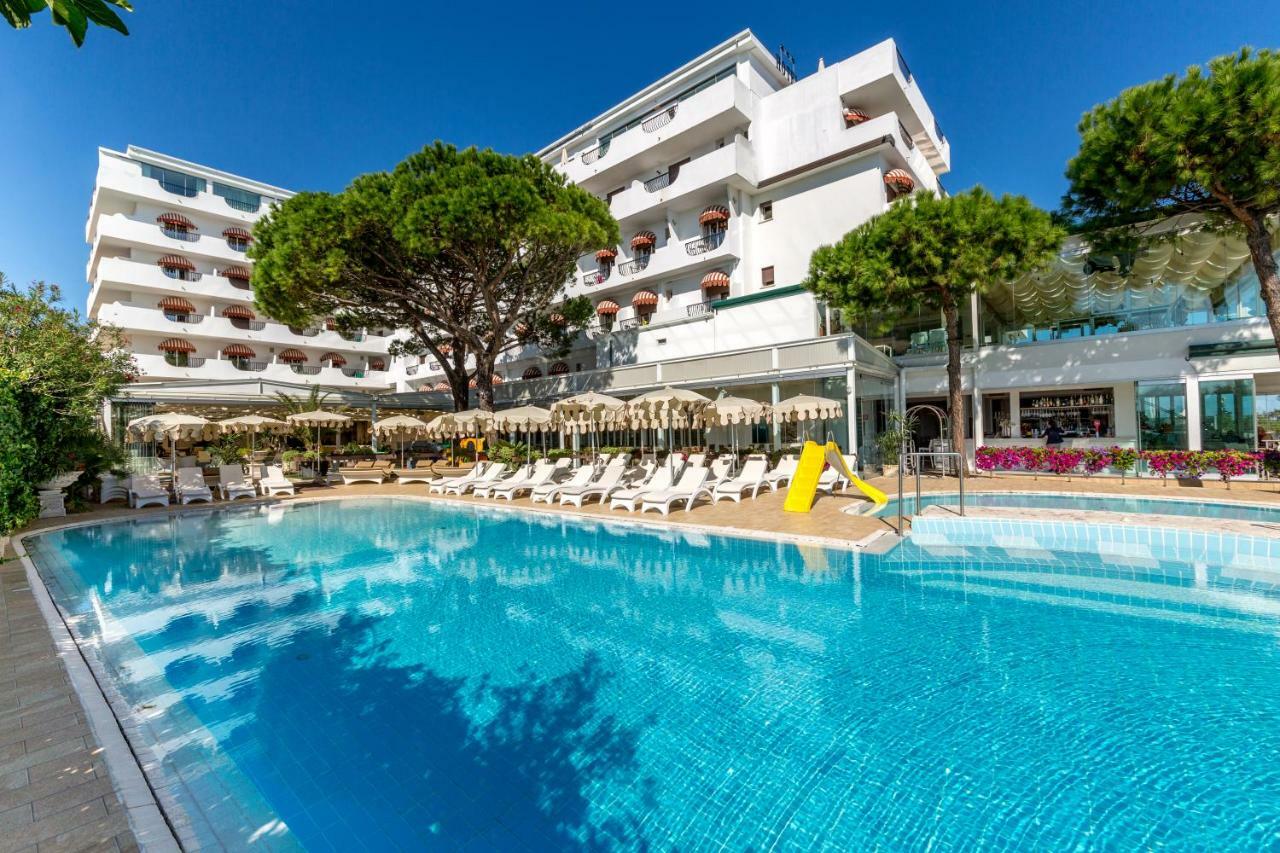 Hotel Nettuno Лидо-ди-Езоло Экстерьер фото